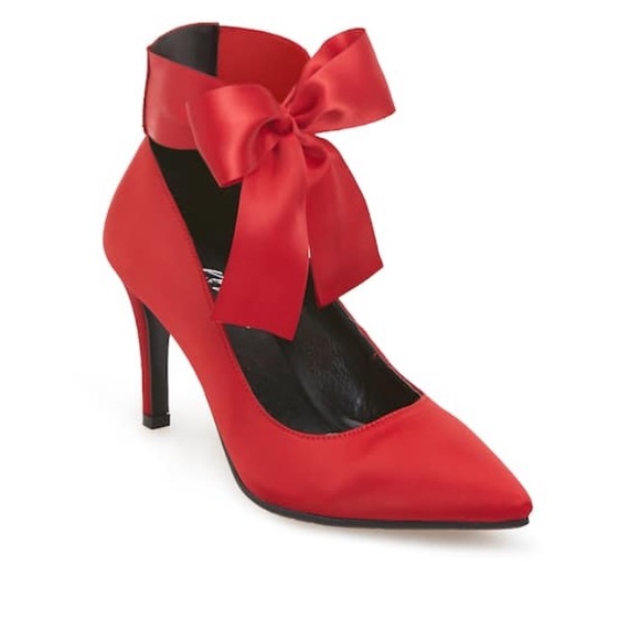 Midnight Velvet Shoes - Red satin pumps